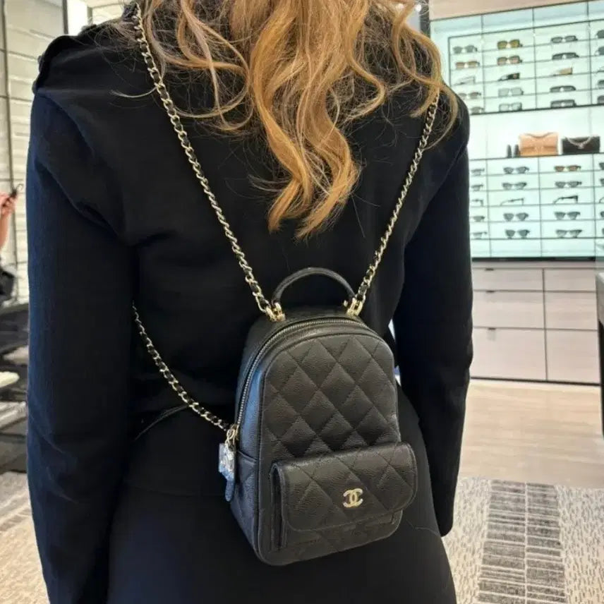 [BUNJANG] Black Quilted Chain Backpack / 블랙 백팩 체인백