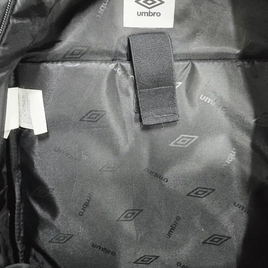[BUNJANG] Umbro Black Backpack / 엄브로 검정색 백팩 가방