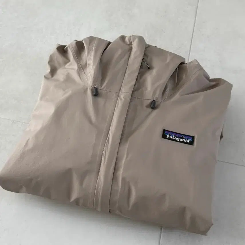 [SOLD OUT] 파타고니아 하드쉘 바람막이 자켓 베이지
