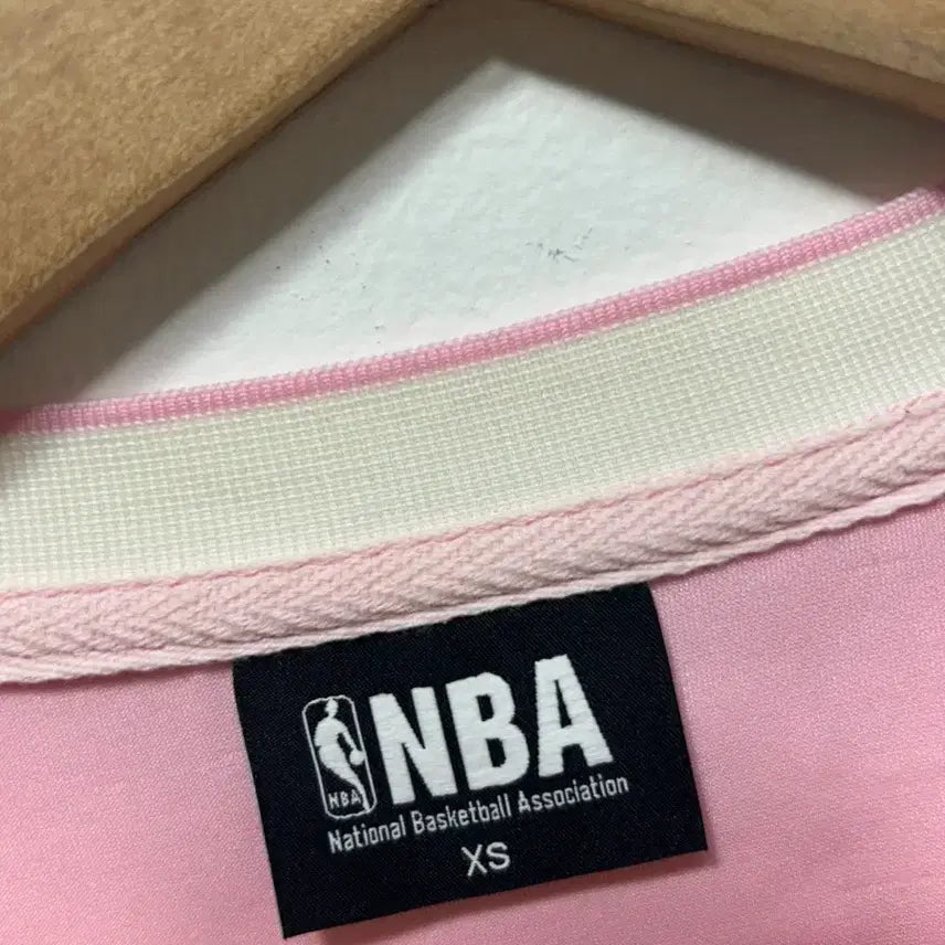 [BUNJANG] NBA Atlanta Pink Sweatshirt XS / NBA ATL 애틀랜타 핑크 맨투맨 XS