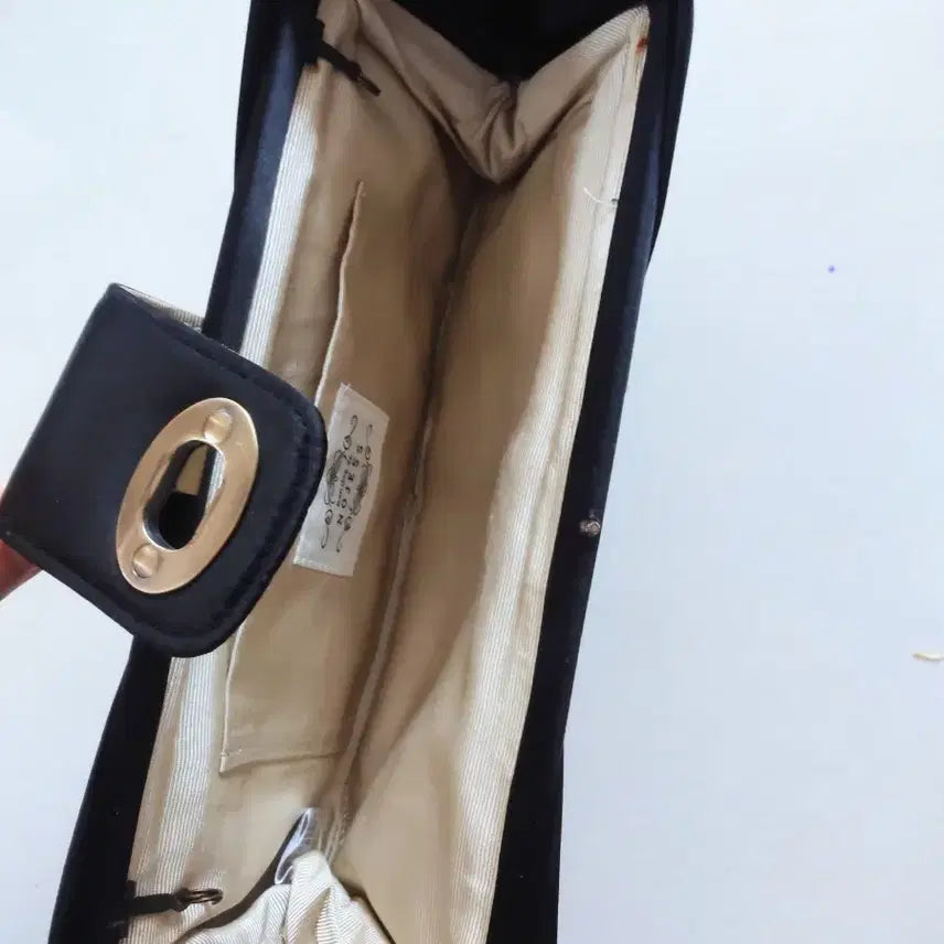 [BUNJANG] Ribbon Clutch / 리본  클러치