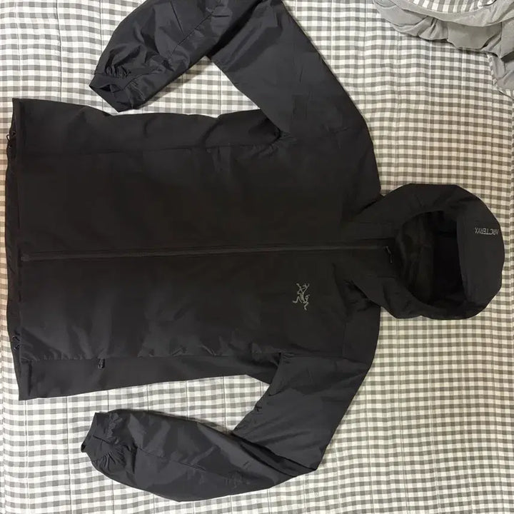 [SOLD OUT] 아크테릭스 아톰 블랙 후드 자켓 M