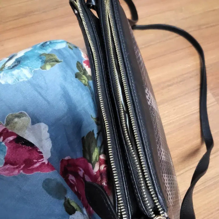 [BUNJANG] Daks Checkered Crossbody Bag / 닥스 체크무늬 크로스백 블랙