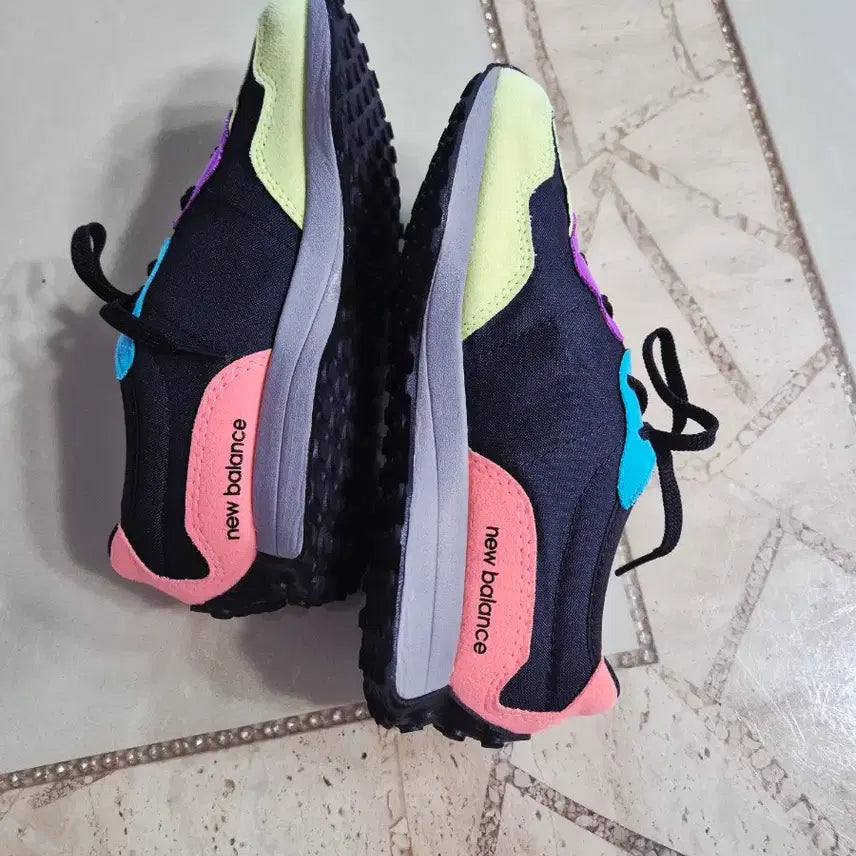 [BUNJANG] New Balance 327 Black Multicolor Sneakers / 가격인하~뉴발란스 327 블랙 멀티컬러 스니커즈