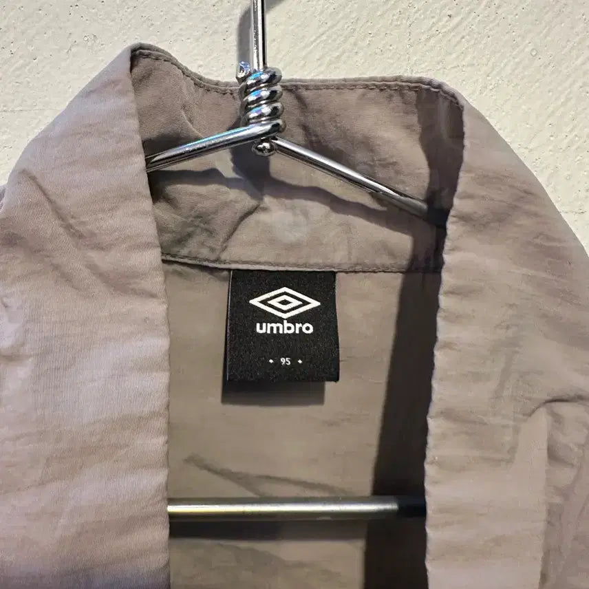 [BUNJANG] Umbro Warm-up Anorak Windbreaker Brown / 엄브로 웜업 아노락 바람막이 브라운