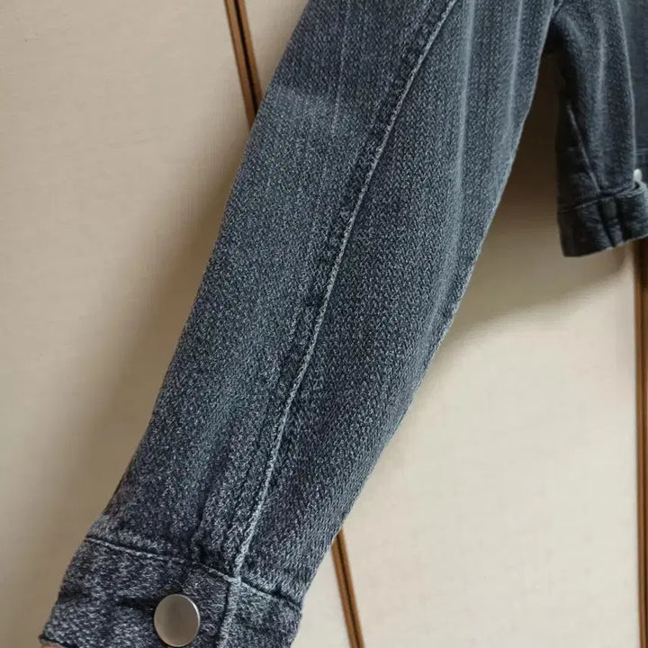 [BUNJANG] Black Denim Cropped Jacket / 크롭 데님 워싱 블랙진 자켓