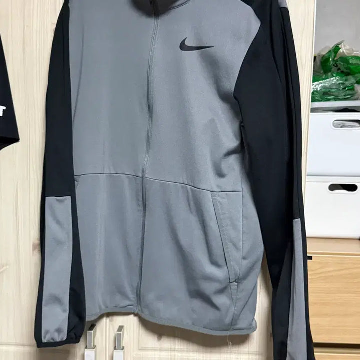 [BUNJANG] Nike Training Zip-Up Jacket Size 100 / 나이키 트레이닝 집업 100