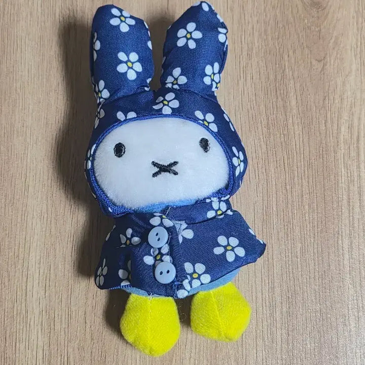 [BUNJANG] Miffy Raincoat Flower Pattern Plush Doll / 꽃무늬 우비 미피