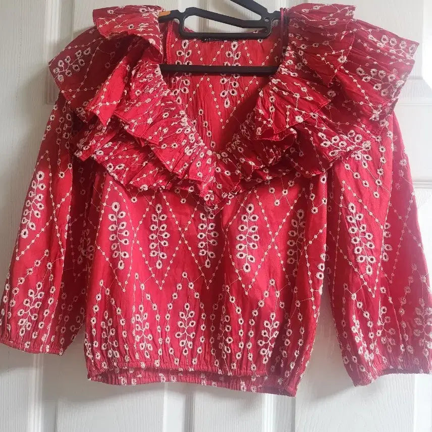 [BUNJANG] ZARA Red Embroidered Frill Blouse / 자라 레드 자수 프릴 블라우스