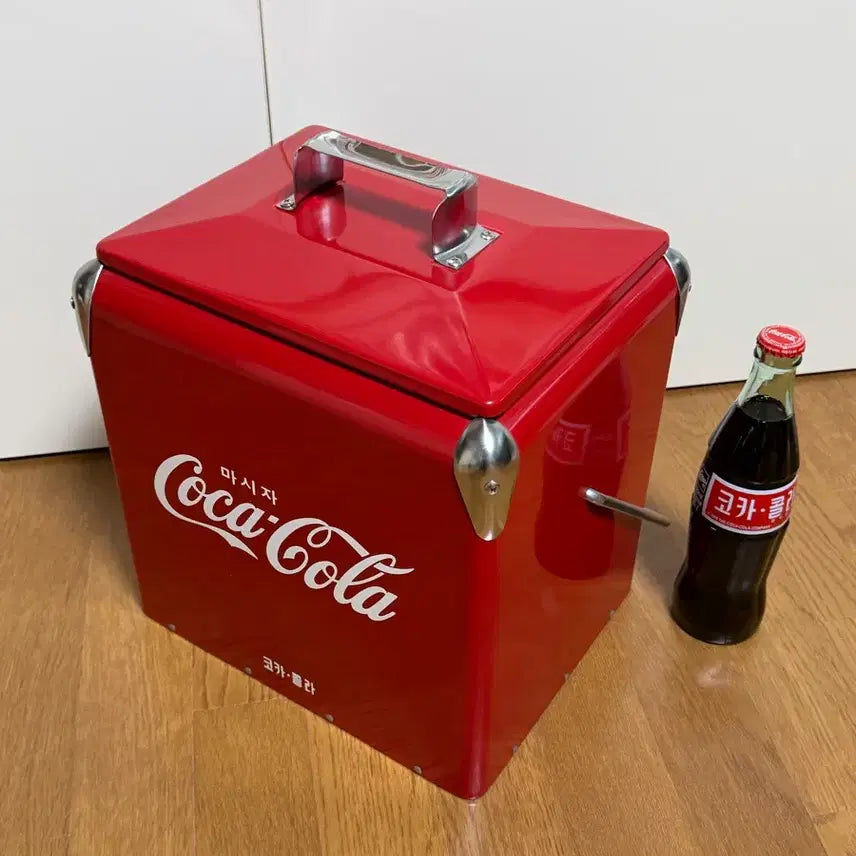 [BUNJANG] Coca-Cola Ice Box Plastic and Metal Construction / 마시자 코카콜라 아이스박스/ 콜라 제외