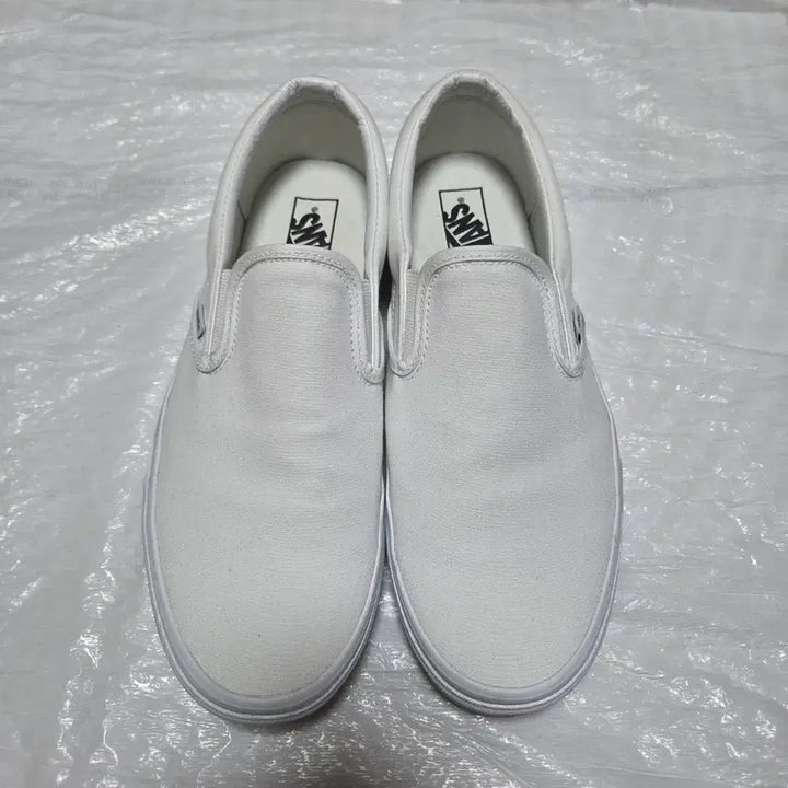 [BUNJANG] Vans Classic Slip-On Sneakers White / [300] 반스 클래식 슬립온 스니커즈 운동화 화이트 흰색