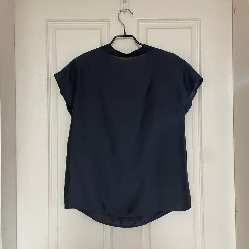 [BUNJANG] Drape Silky Tie Shirring Sleeveless Blouse / 드레이프 실키 타이 셔링 민소매 블라우스
