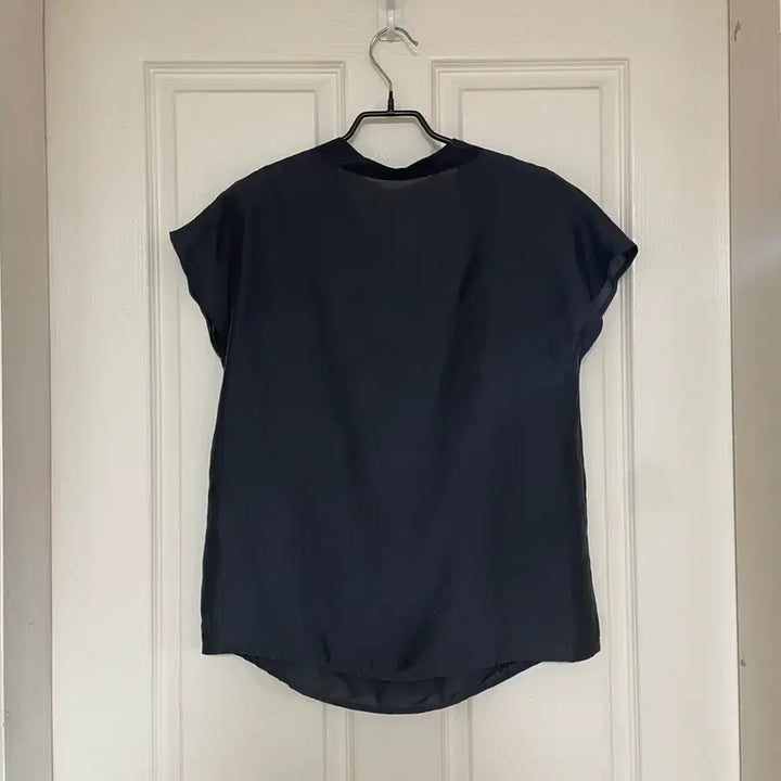 [BUNJANG] Drape Silky Tie Shirring Sleeveless Blouse / 드레이프 실키 타이 셔링 민소매 블라우스