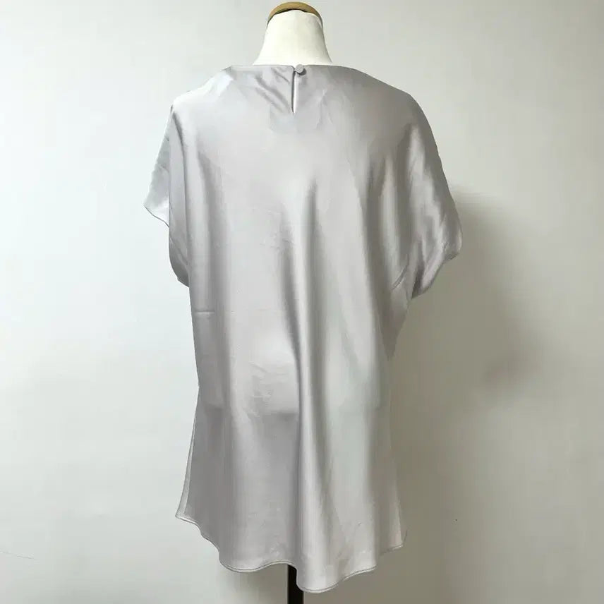 [BUNJANG] Olivia Hasler Satin Silver Blouse XL / 목걸이 새틴 실크 실버 블라우스 XL