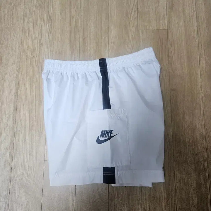 [SOLD OUT] 나이키 여성 포켓 반바지(새상품)
