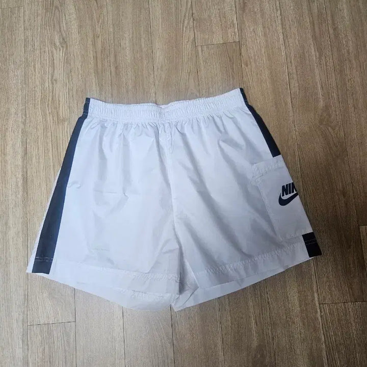 [SOLD OUT] 나이키 여성 포켓 반바지(새상품)