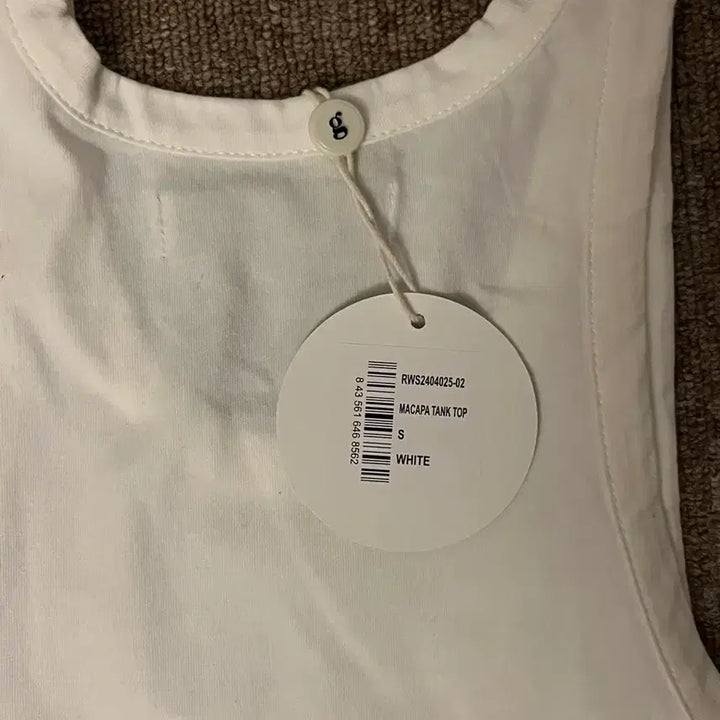 [BUNJANG] Gimaguas Sleeveless Tank Top / [새상품]기마구아스 Gimaguas 슬리브리스 나시 탱크탑 제니
