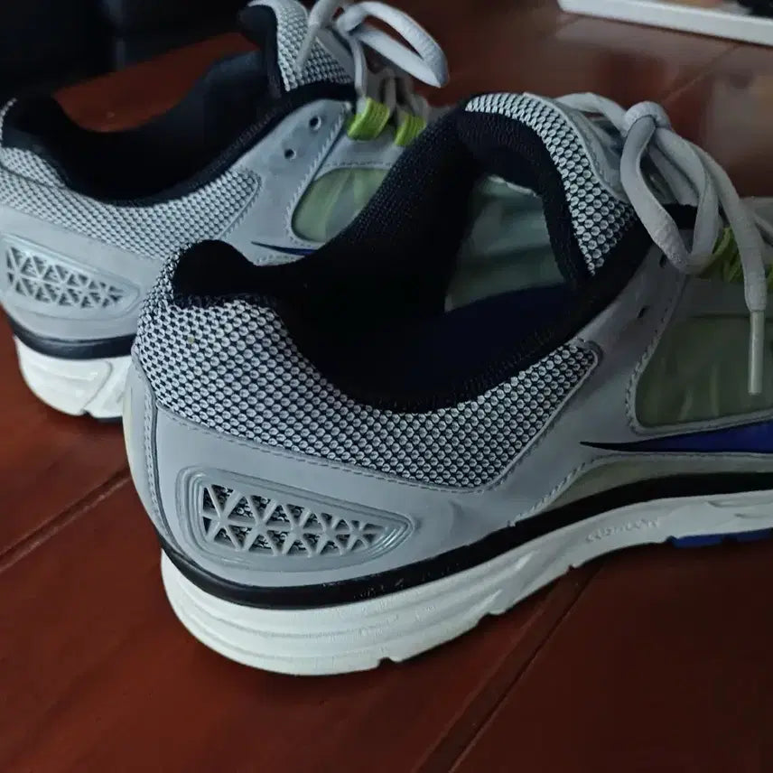 [BUNJANG] Nike Vomero 7 Running Shoes 285mm / 나이키 보메로7 285mm