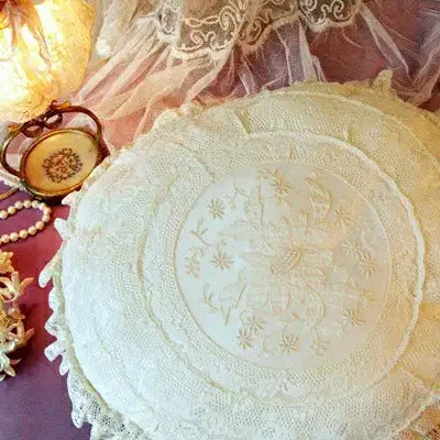 [BUNJANG] Antique Normandy Round Lace Cushion / 엔틱 노르망디 라운드 레이스 쿠션