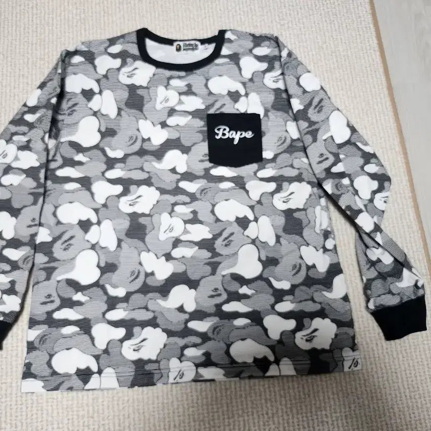 [BUNJANG] BAPE Long Sleeve T-shirt / 베이프 롱슬리브 티셔츠