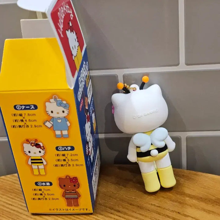 [SOLD OUT] 꿀벌 헬로키티 산리오 도쿄50주년전시회 키티피규어 키티키링