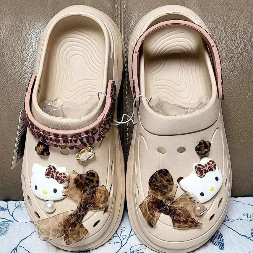 [BUNJANG] Kitty Jibbitz Crocs Slippers / 키티 지비츠 장식 크록스 230mm슬리퍼