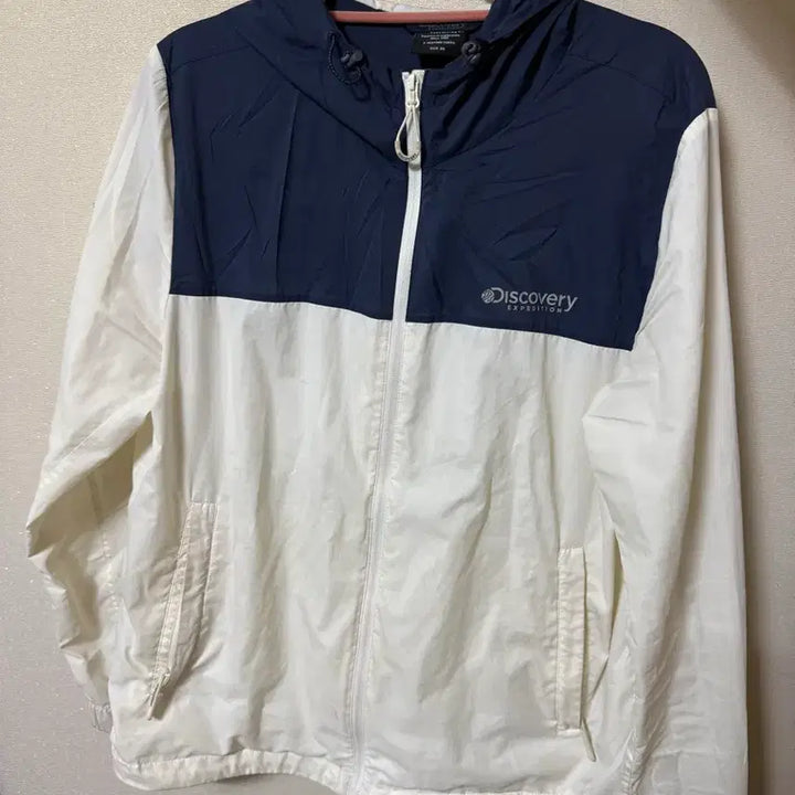 [BUNJANG] Discovery Navy/White Windbreaker Jacket / 디스커버리 네이비/화이트 바람막이