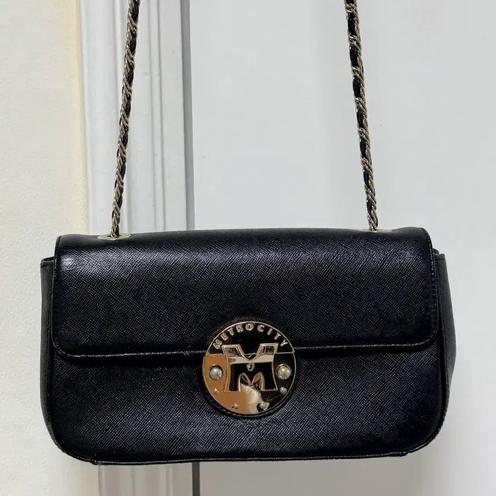 [BUNJANG] Metrocity Chain Crossbody Bag / [정품] 메트로시티 체인 크로스백