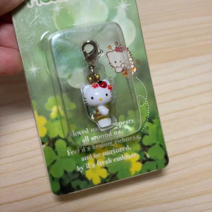 [BUNJANG] Sanrio Clover Bee Kitty Strap / 네잎클로버 꿀벌키티스트랩 박스형