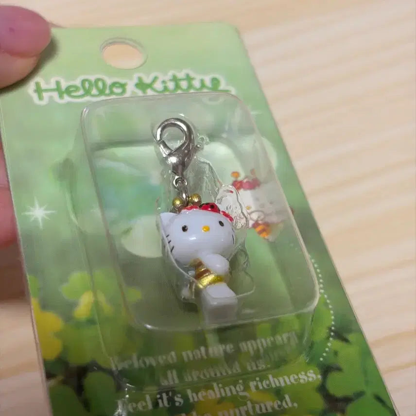 [BUNJANG] Sanrio Clover Bee Kitty Strap / 네잎클로버 꿀벌키티스트랩 박스형