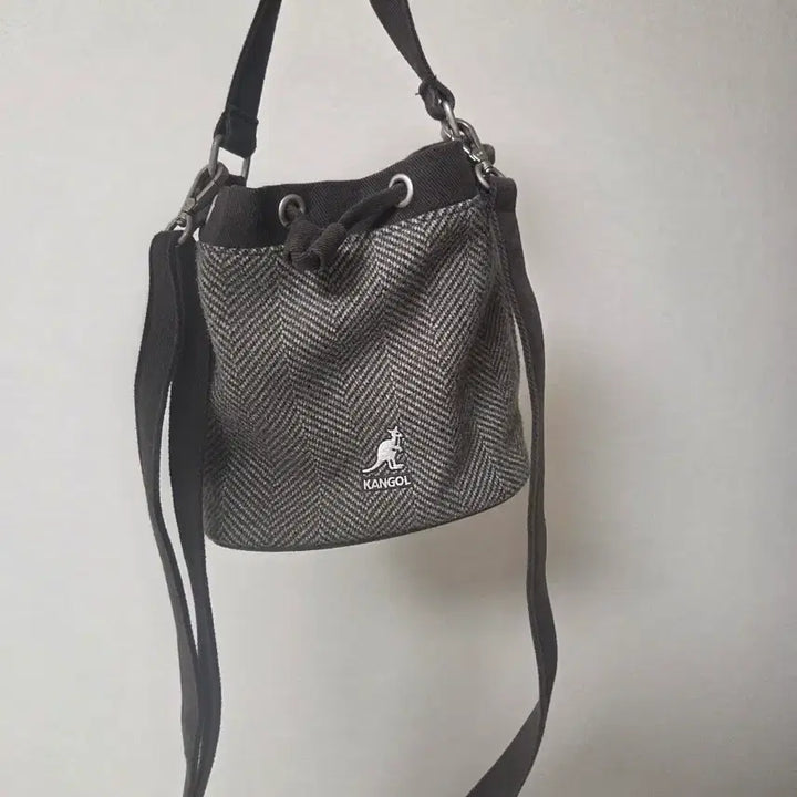 [BUNJANG] Kangol Herringbone Bucket Bag / 캉골 헤링본 버킷백