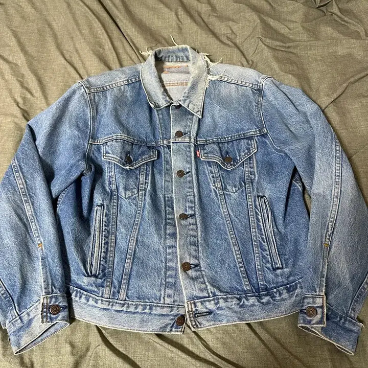 [SOLD OUT] 80s 리바이스 USA 70506 빈티지 데님자켓 46R