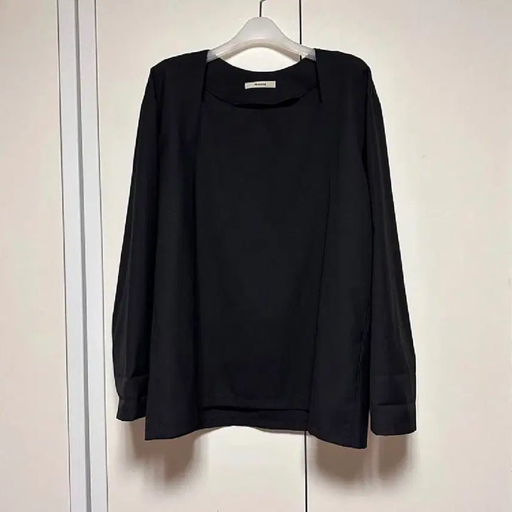 [BUNJANG] Moondal Square Neck Blouse - Black / 문달 스퀘어넥 블라우스 - 블랙