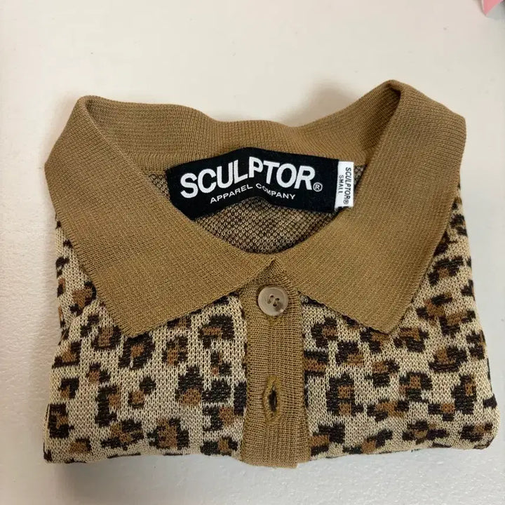 [BUNJANG] Sculptor Leopard Crop Top / 스컬프터 레오파드 크롭티