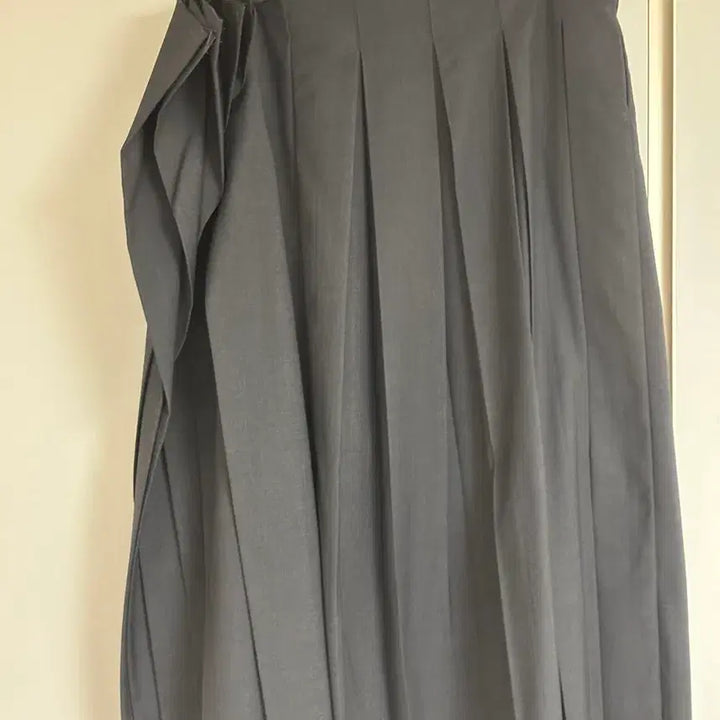 [BUNJANG] eonts Offbeat Pleats Skirt / 에옹쓰 eonts offbeat pleats skirt2024