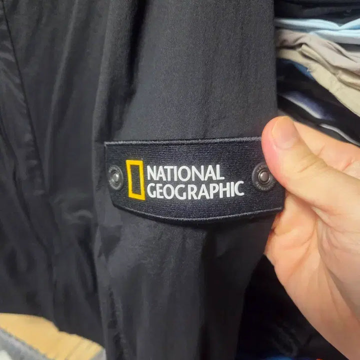 [BUNJANG] National Geographic Windbreaker Jacket (Size 95) / 내셔널지오그래픽 바람막이 95