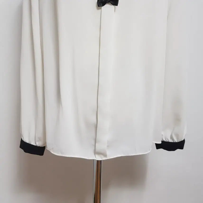 [BUNJANG] KERRI White Blouse / 4846/KERRI 여 free사이즈 화이트블라우스/내옷방