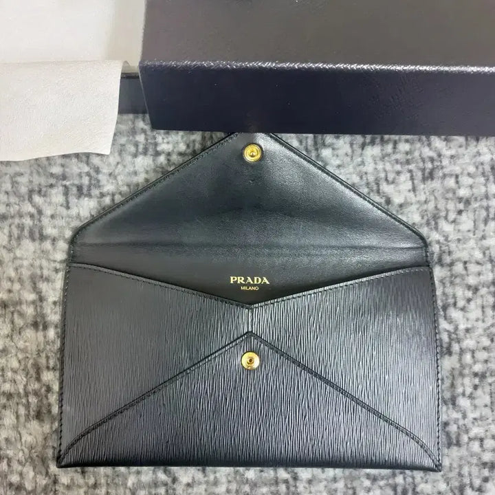 [SOLD OUT] 프라다 사피아노 엔벨롭 장지갑 (정품)