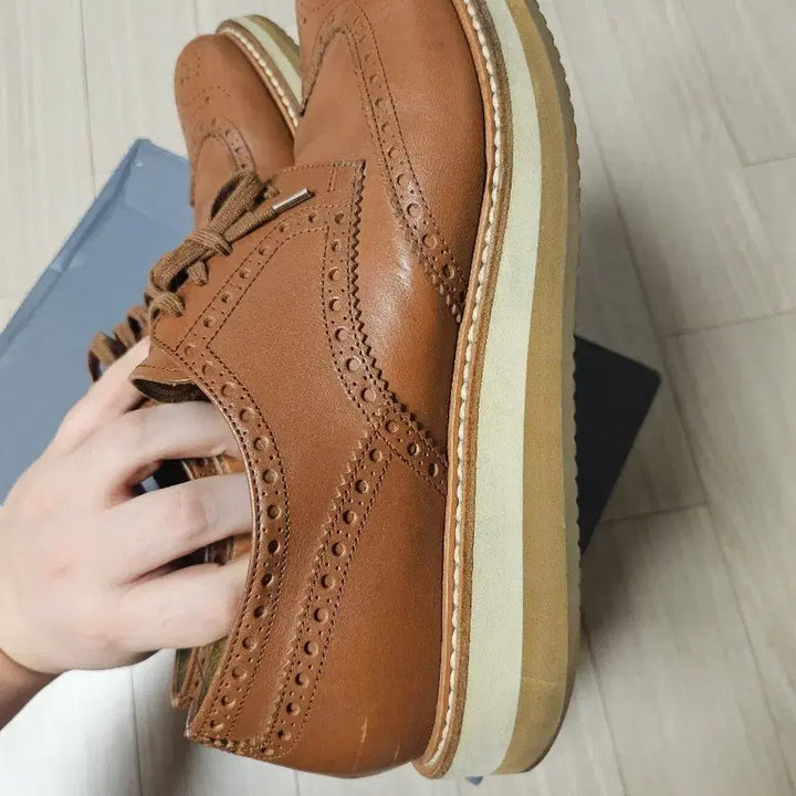 [SOLD OUT] 정품 프라다 브라운 남성 브로그 윙팁 슈즈 270사이즈(택배비 무료)