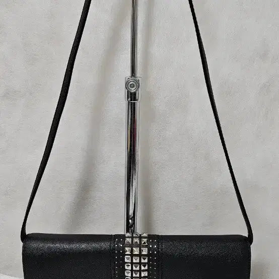 [BUNJANG] Michael Kors Studded Shoulder Bag / 마이클코어스 블랙 스터드 숄더백
