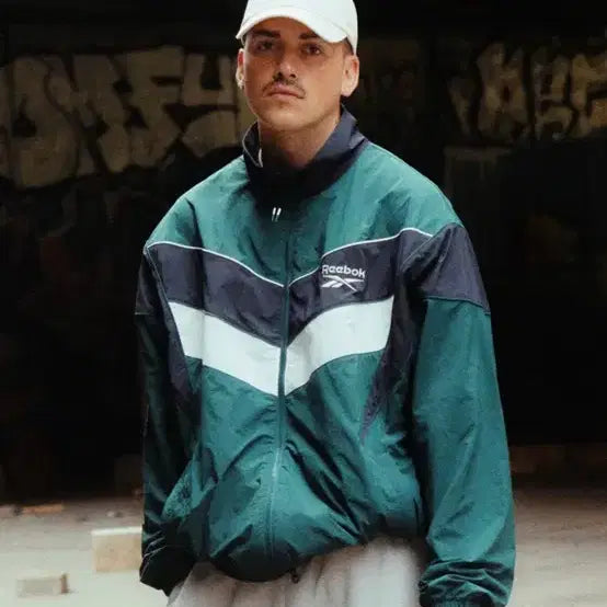 [BUNJANG] Reebok Windbreaker Jacket Green / 리복 바람막이 그린