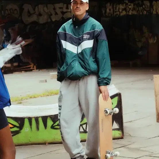 [BUNJANG] Reebok Windbreaker Jacket Green / 리복 바람막이 그린