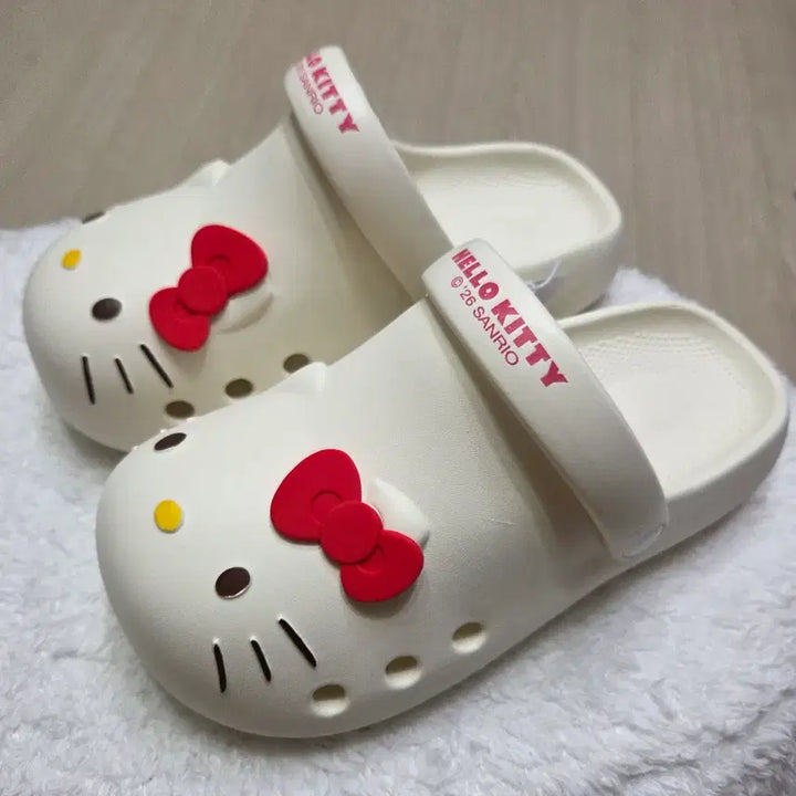 [BUNJANG] Hello Kitty Crocs / 헬로키티 크록스