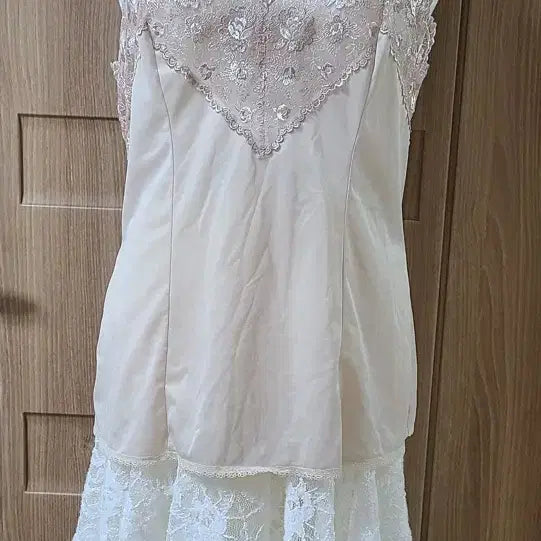 [BUNJANG] Beige Lace Slip Top / 베이지 레이스 슬립 탑 상의