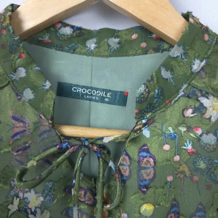 [BUNJANG] S Crocodile 7/10 Sleeve Blouse / 여S 크로커다일 7부 반팔 블라우스