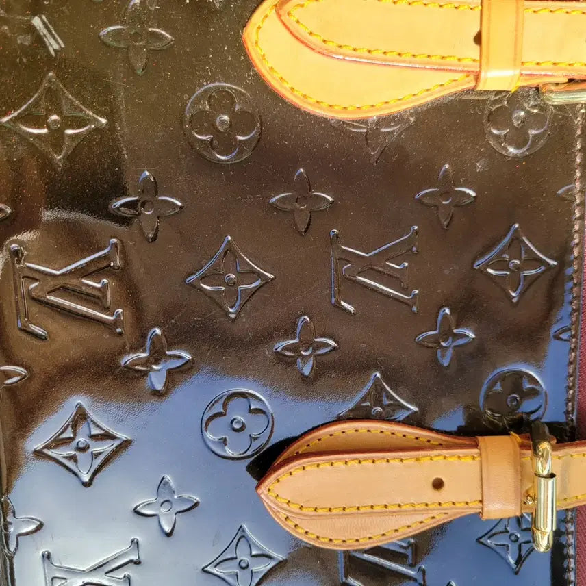 [BUNJANG] LV Black Enamel Shoulder Bag / LV 가방