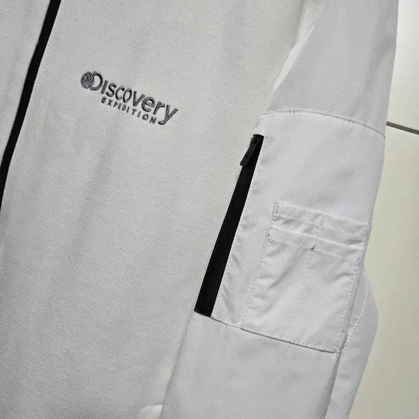 [SOLD OUT] 디스커버리 남성 화이트 항공점퍼 봄버자켓