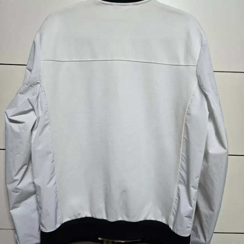 [SOLD OUT] 디스커버리 남성 화이트 항공점퍼 봄버자켓