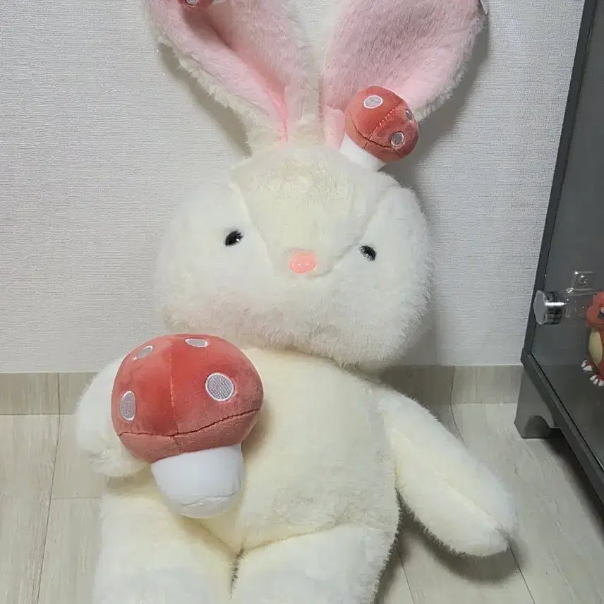 [BUNJANG] 70cm Large Mushroom Rabbit Plush Doll / 70센치 대형버섯토끼 인형  판매합니다