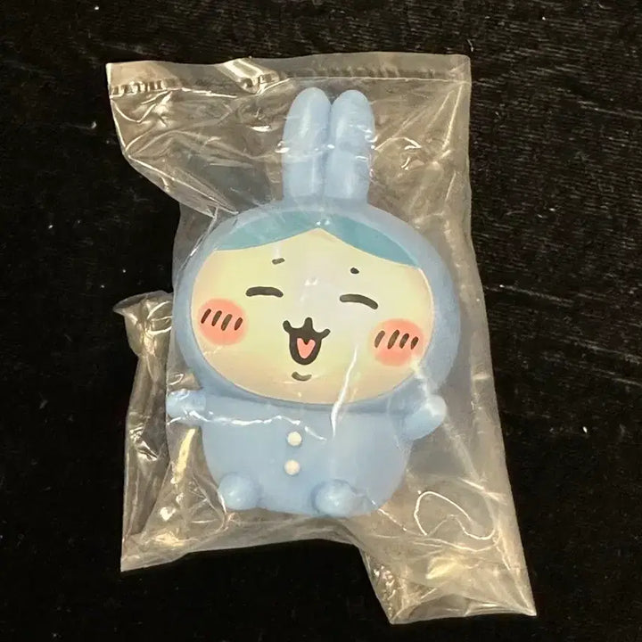 [BUNJANG] Chiikawa Hachiwara Soft Vinyl Pajama Gacha Figure / 치이카와 파자마 소프비 가챠 하치와레